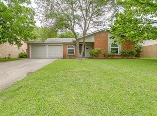 609 Irene St, Burleson, TX 76028