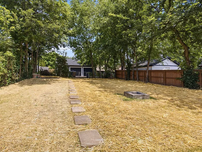 1911 Shelby Ave — Photo 32