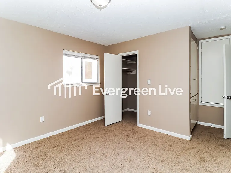 955 Briarwood Dr — Photo 13
