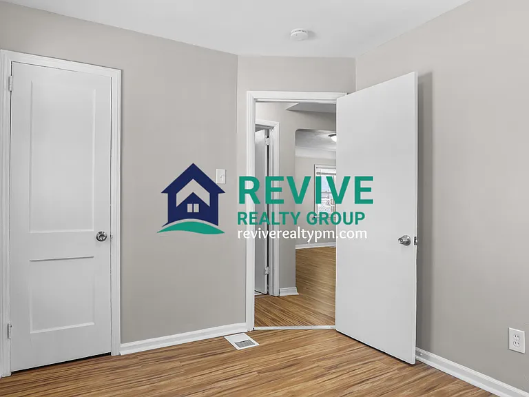 1774 College Ave — Photo 15