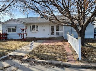 1006 S Sanborn St, Chamberlain, SD 57325