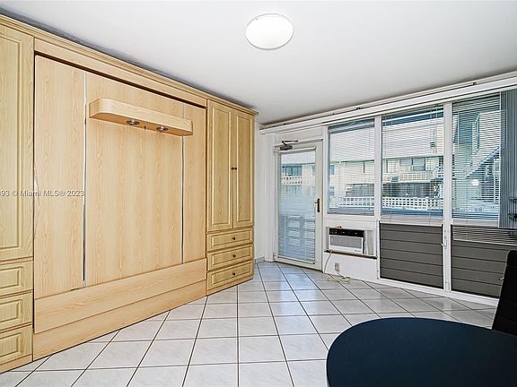 3rd image of 6484 Indian Creek Dr APT 204