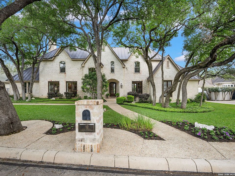 1st image of 10 Royal Gardens Drive