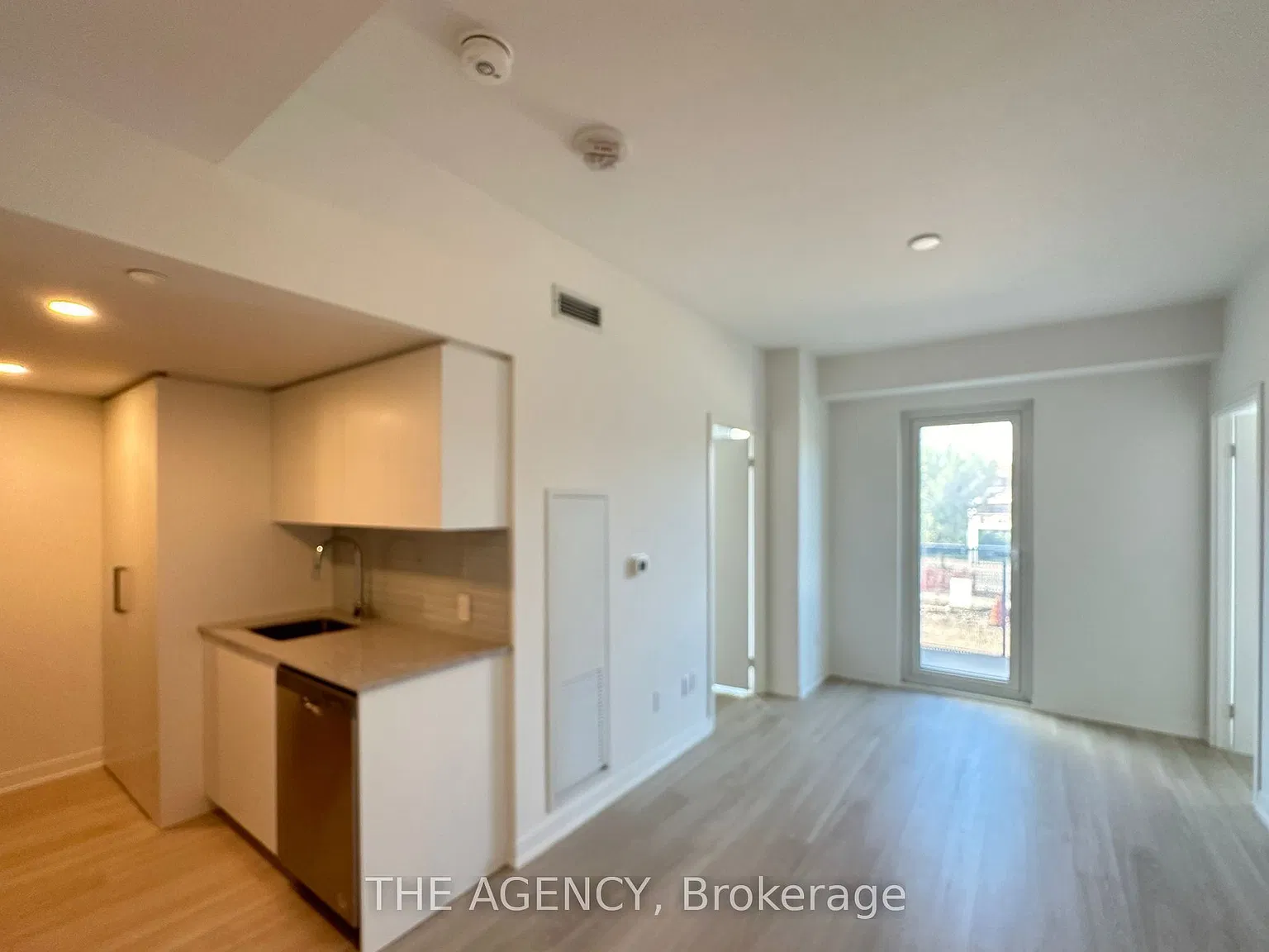 Nordic Condos — Photo 3
