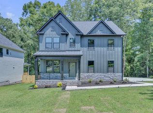 2 Henderson Dr, Travelers Rest, SC 29690