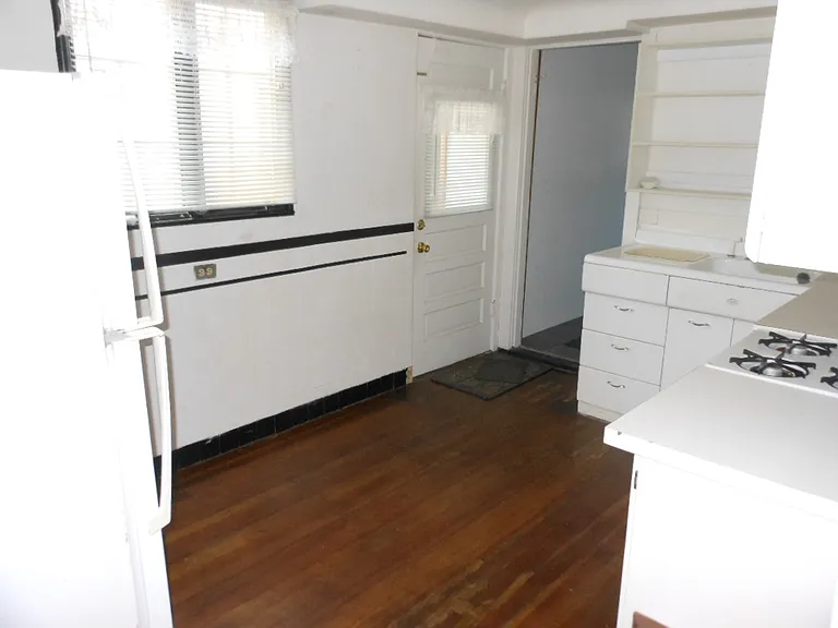 117 Auburn St #1 — Photo 9
