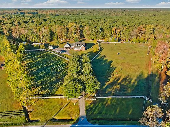 4th image of 1555 Big Swamp Rd.