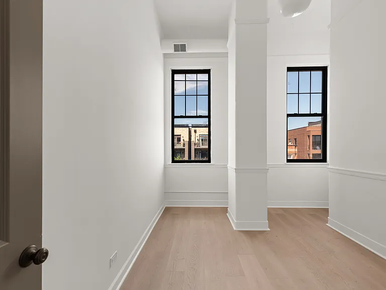 1513 N Western Ave #303 — Photo 9