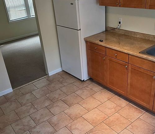 5th image of 713 Camden Ave APT 4