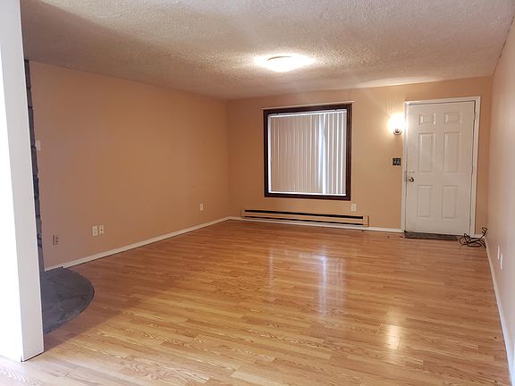 2nd image of 692 Woodside Ave