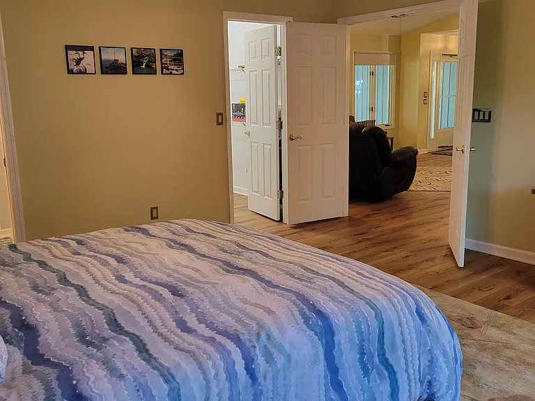 111 Gilford Ter — Photo 20