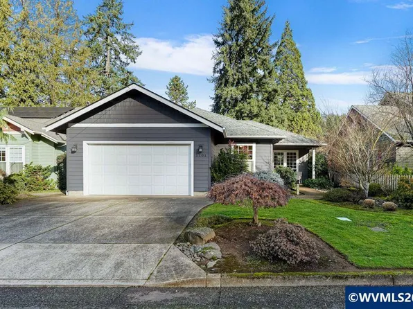 1101 Madison St, Silverton, OR 97381