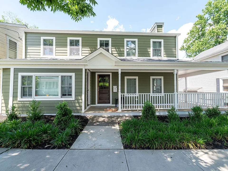 11 Quarry St