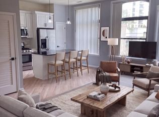 818 N Dearborn St APT 3F, Chicago, IL 60610