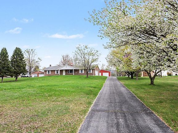 3rd image of 303 Shed Rd