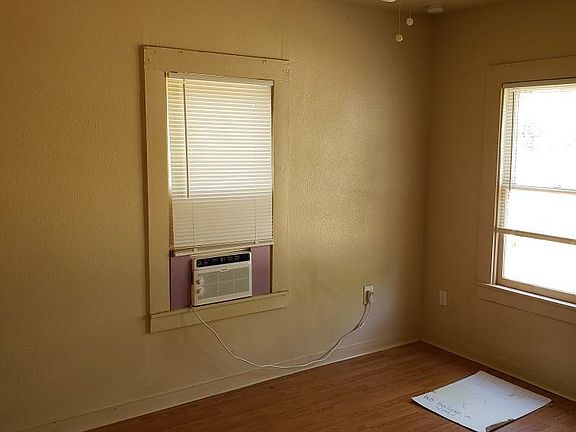 5th image of 616 Williams St