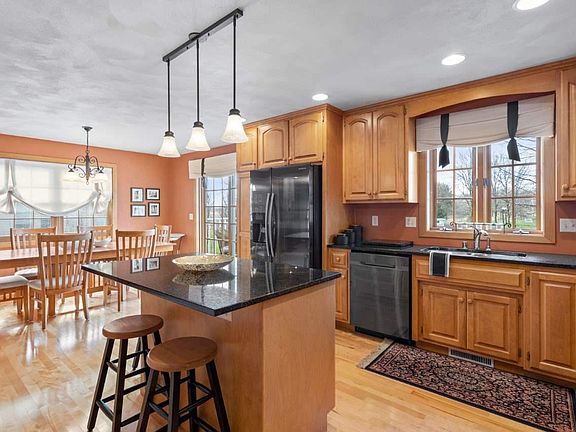 4th image of 502 Hycrest Dr