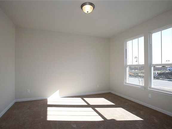 2nd image of 830 Birdie Dr