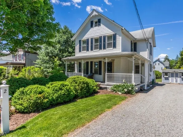 2 Overlook Ave, Peapack Gladstone Boro, NJ 07934