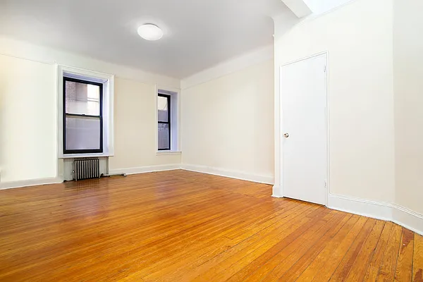 Rented by Emerson Realty NY LLC | media 7