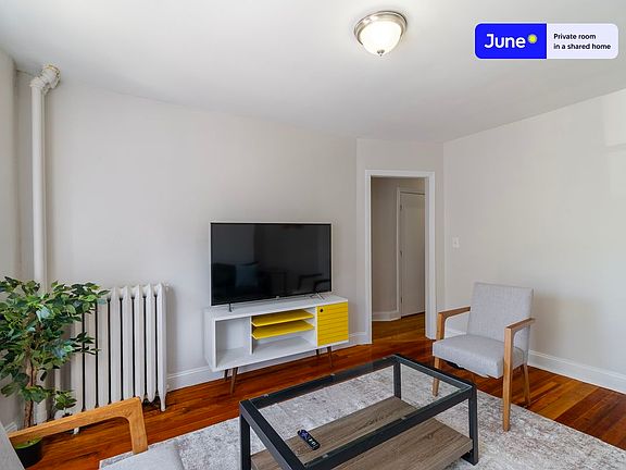 4th image of 184 Walnut Ave #B