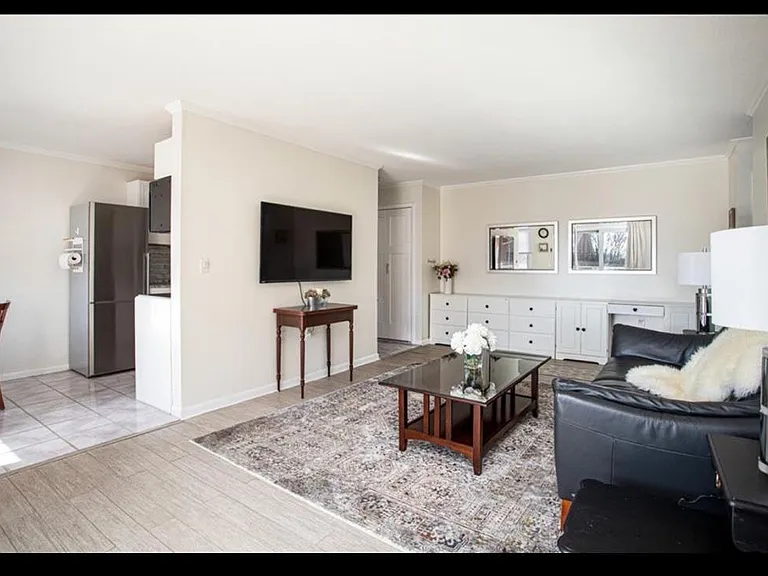 Living Room 4