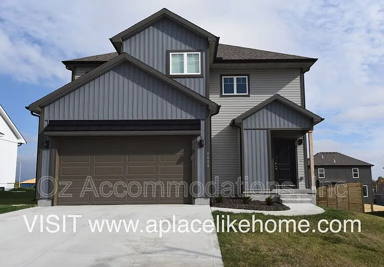 4008 NW 95th Ter — Photo 2