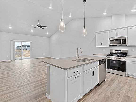 4th image of 2055 Suttner Dr