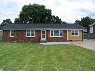 402 Avon Dr, Taylors, SC 29687