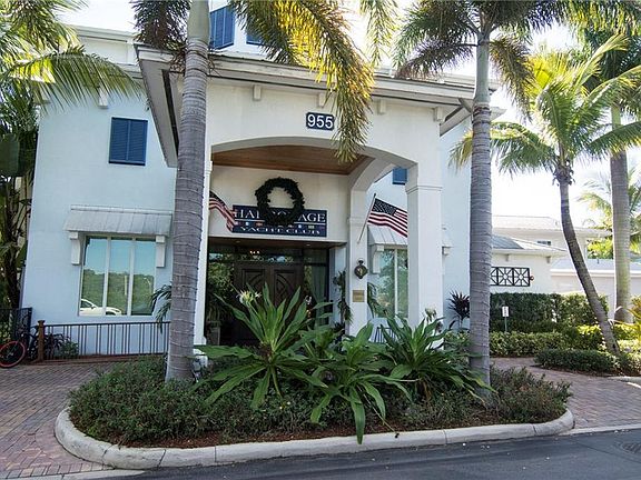 3rd image of 275 NW Flagler Ave APT 206
