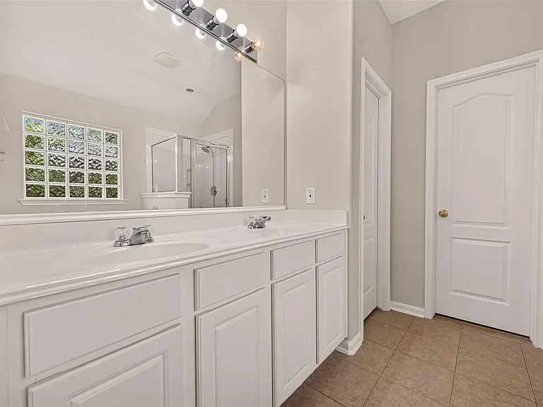 4823 Grand Chateau Ln — Photo 30