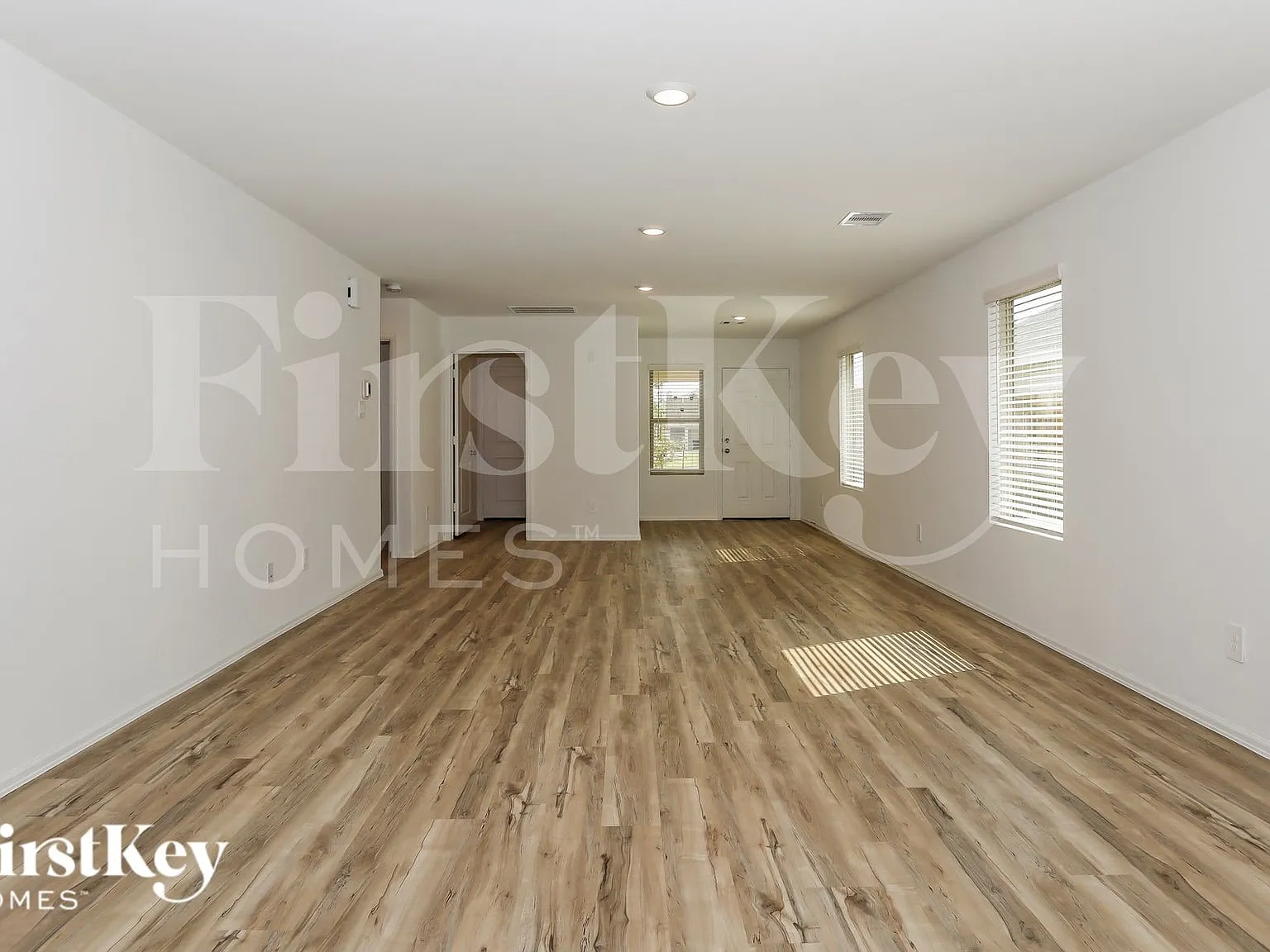 3 bed, 2.0 bath, 1461 sqft, $1,970 — Photo 2