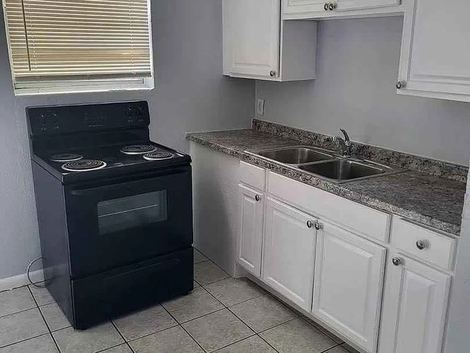 1584 W. 31st St — Photo 4
