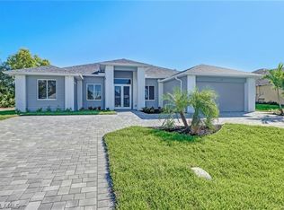 841 SW 15th Ter, Cape Coral, FL 33991