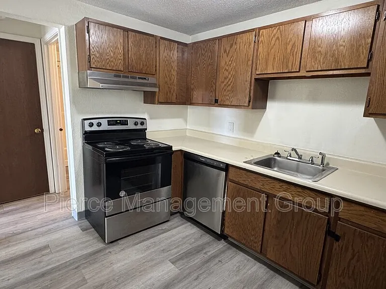 20 Wolf Rd E #108 — Photo 3