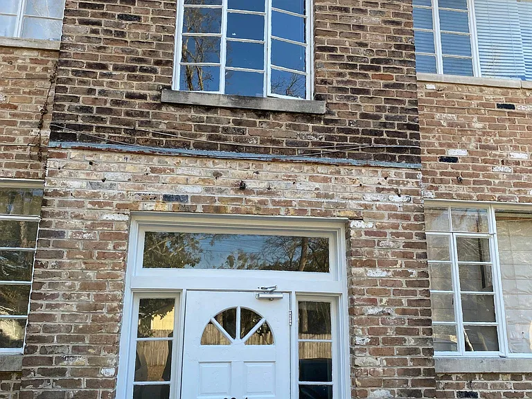29 Van Heuval St — Photo 6