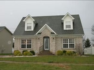 4916 Celeste Dr, Louisville, KY 40228