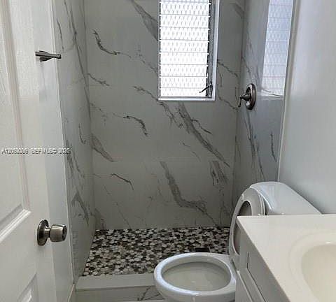 5th image of 922 NW 2nd St APT 4