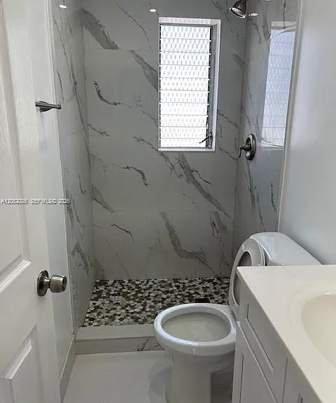 922 NW 2nd St #4 — Photo 5