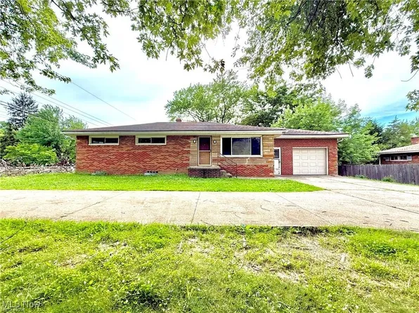 3241 State Route 43, Mogadore, OH 44260