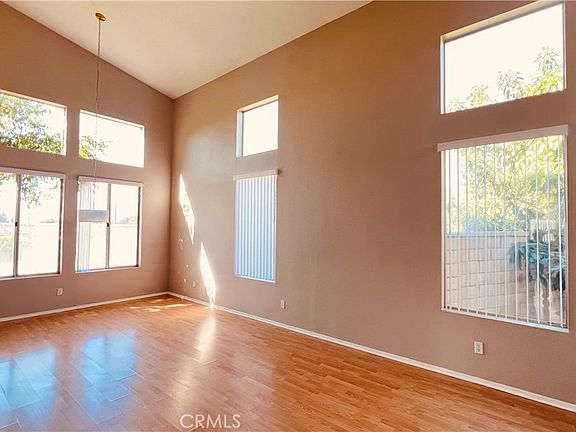 4th image of 31136 Slate St