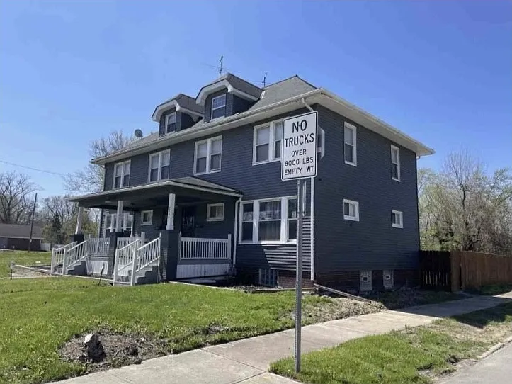 E 93rd St, Cleveland — Photo 2
