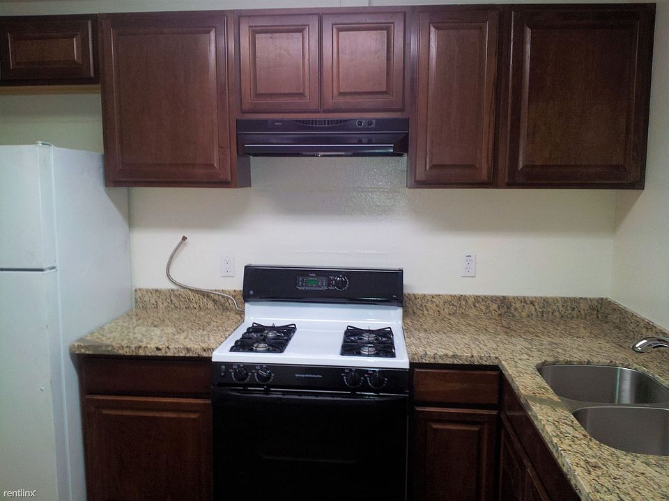 Kitchen With New Cabinets & Granite222