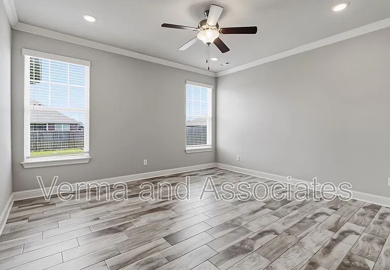 931 E Skyline Loop — Photo 29
