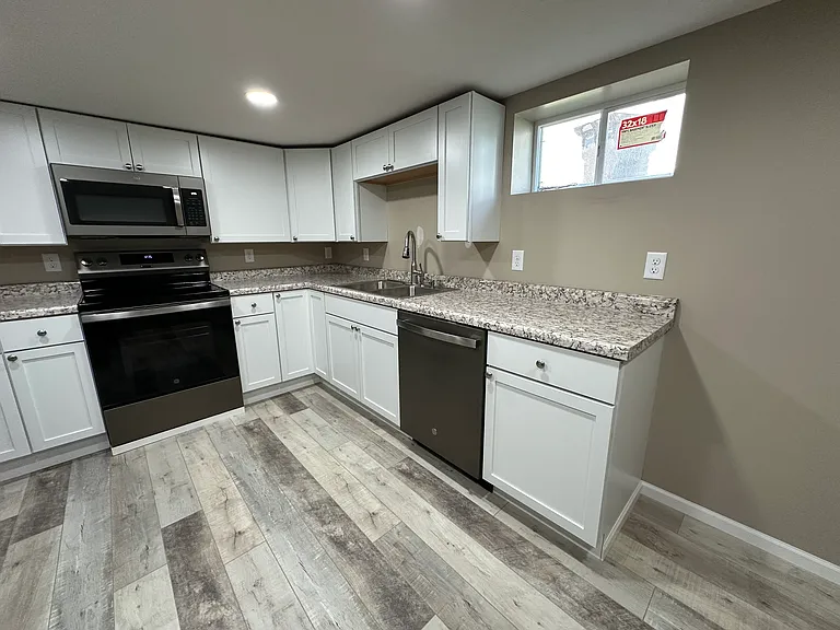 316 W 28th St #B — Photo 10