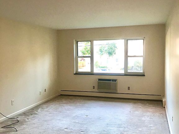 3rd image of 89 Lexington St APT 35