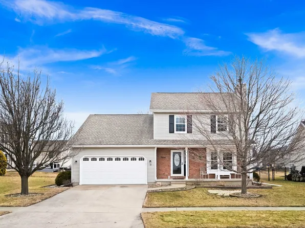 18 Drake Ct, Bloomington, IL 61704