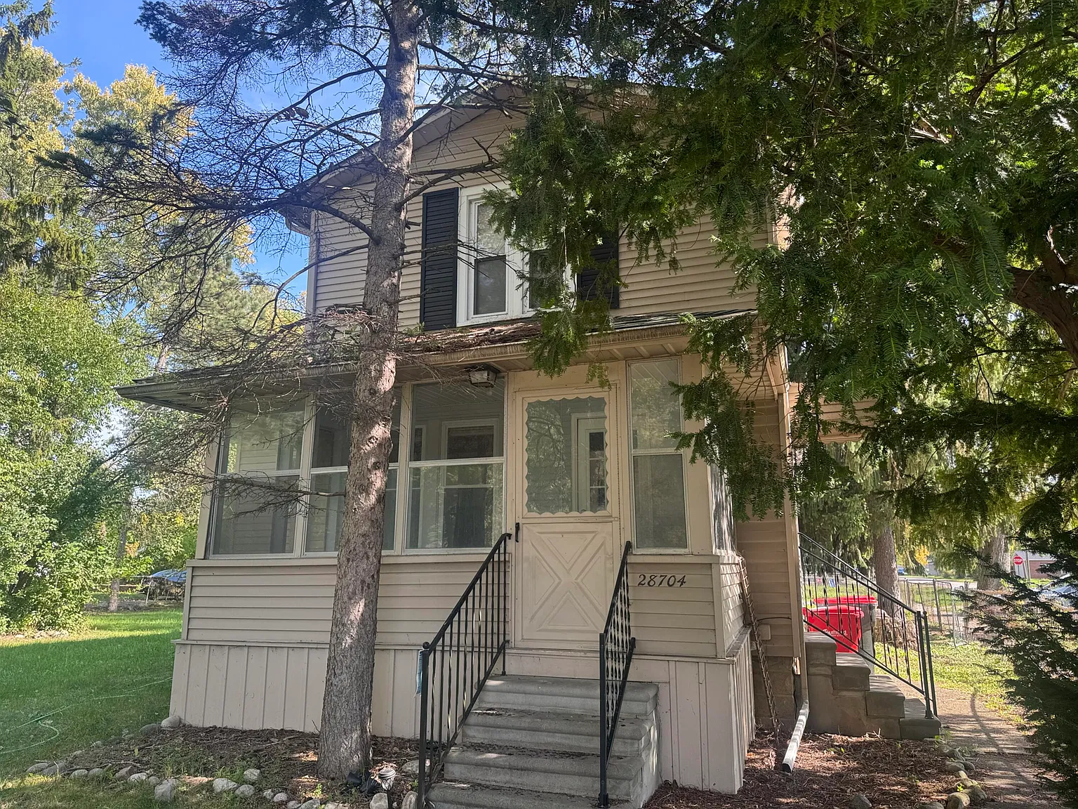 3 bed, 2.0 bath, 1128 sqft, $1,800 — Photo 2