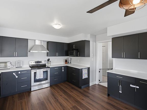 5th image of 11954 Hawthorne St #5