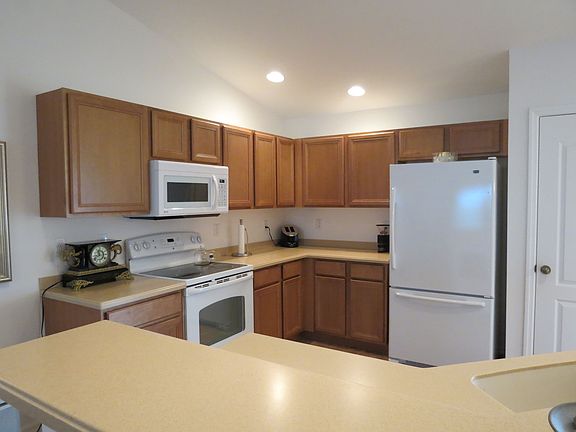 4th image of 3918 NW 41st St